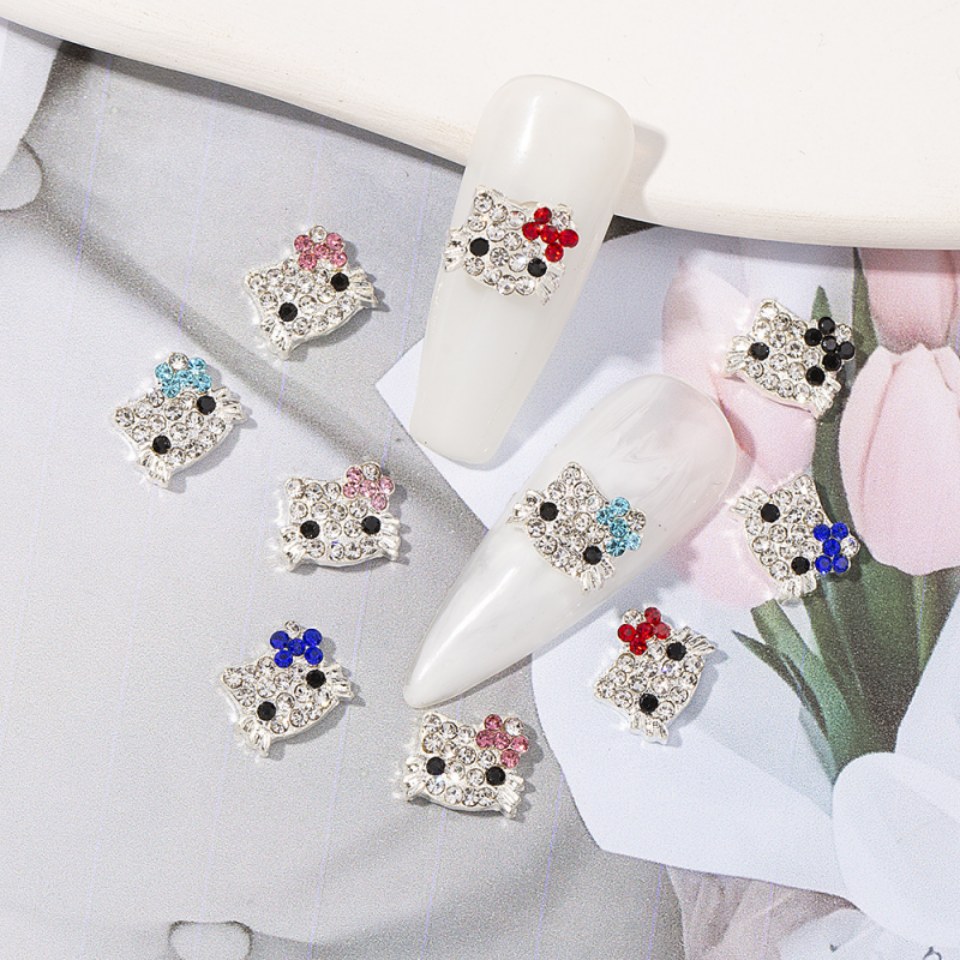 hello kitty obeski za nohte